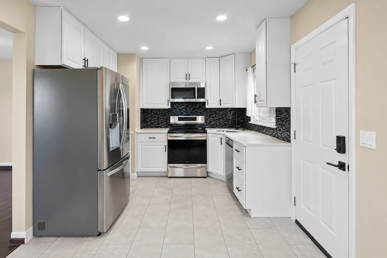 2 bed, $2,800 — Photo 3