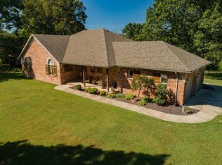 1445 Moon Valley Rd, Ozark, MO 65721