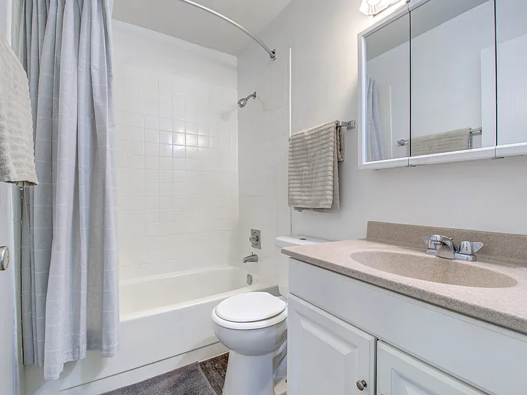 Flaxon Bath
