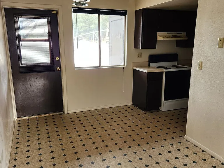 480 N Switzer Canyon Dr — Photo 2