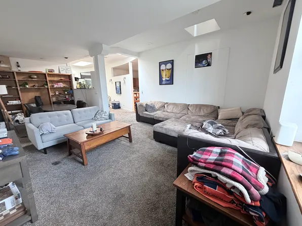 1124 W Eddy St #1, Chicago, IL 60657