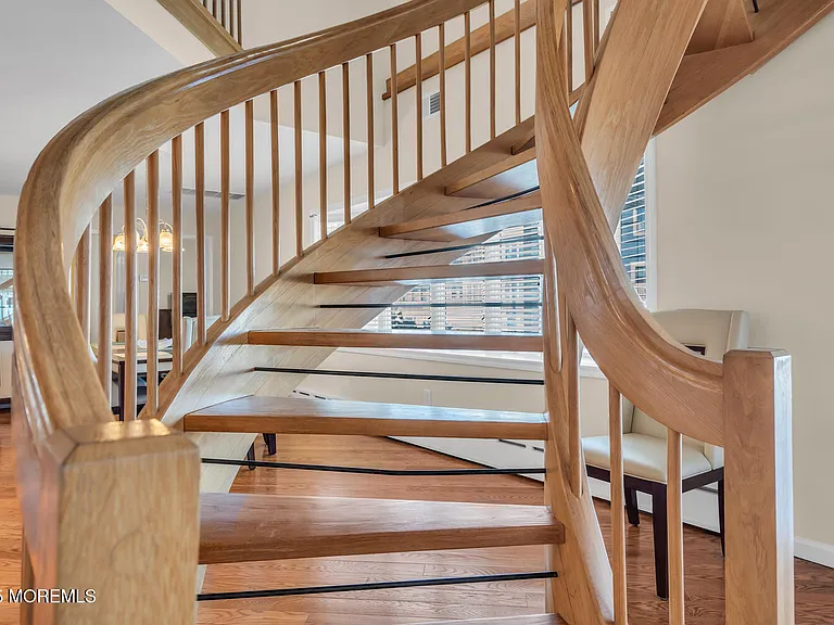 115 N Ocean Ave — Photo 41