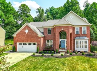 8627 Penfield Dr, Northfield, OH