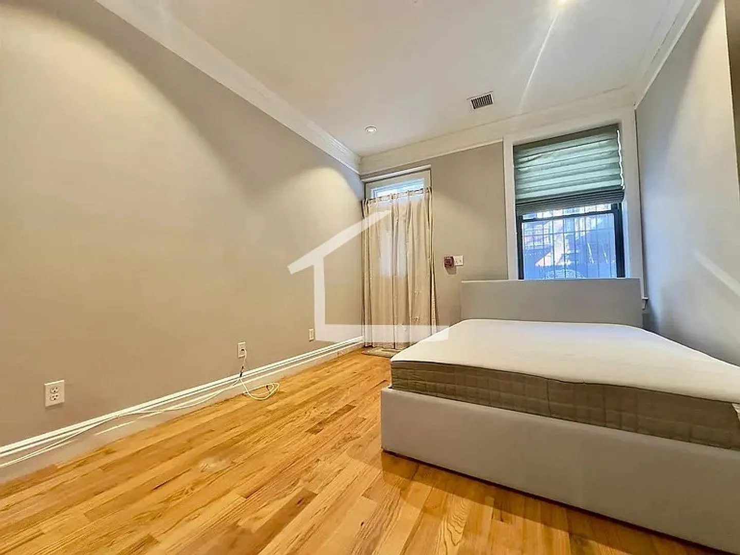 Huge updated 2 bed unit in the heart of the South End! — Photo 4
