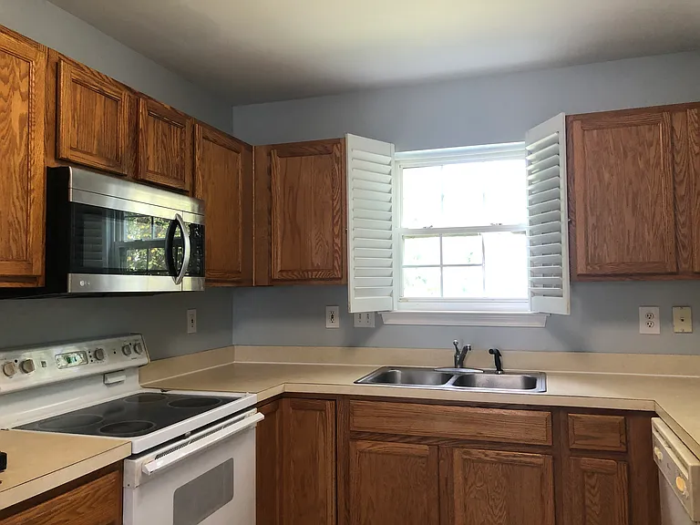 4428 Cades Cove Dr — Photo 2