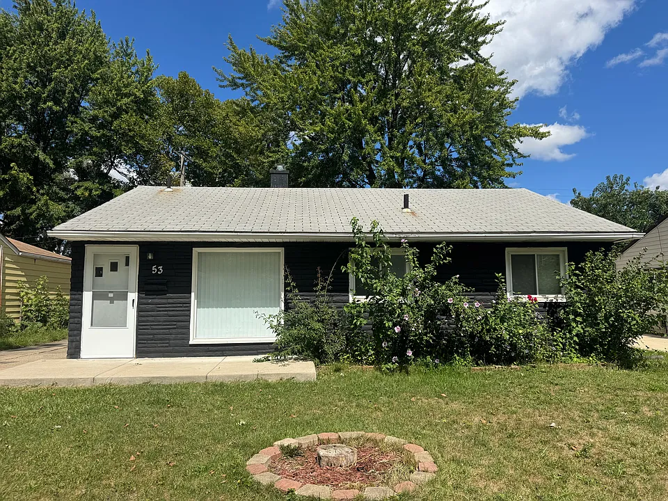 53 E Brickley Ave
