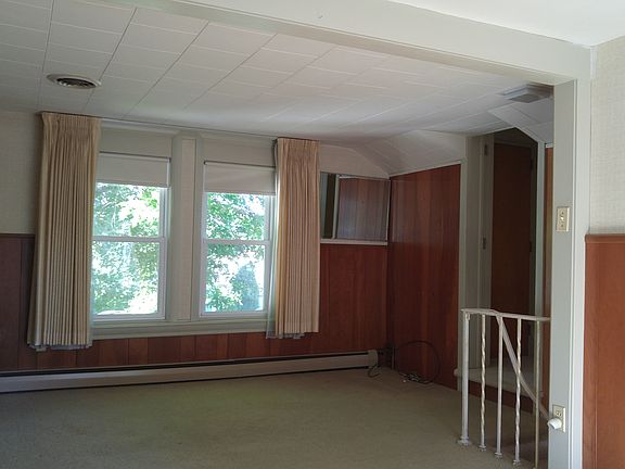 upstairs living/family room