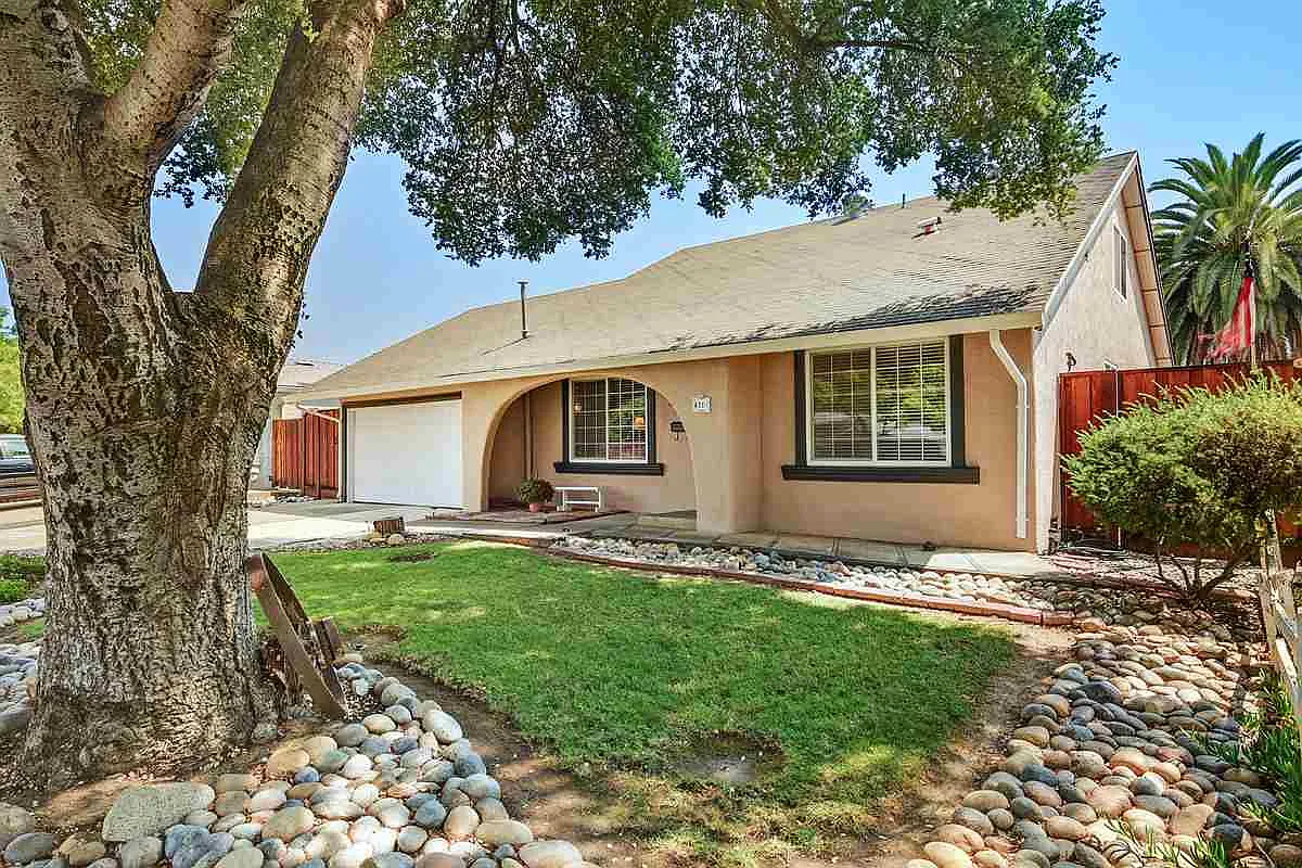 421 Alameda Dr photo 1