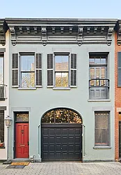 30 College Place in Brooklyn Heights