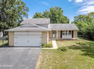 975 Wisconsin Ln, Elk Grove Village, IL 60007