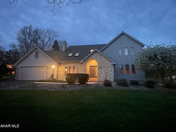 2nd image of 174 Sylvan Oakes Dr