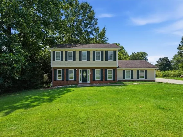 2513 Whisper Trl, Douglasville, GA 30135