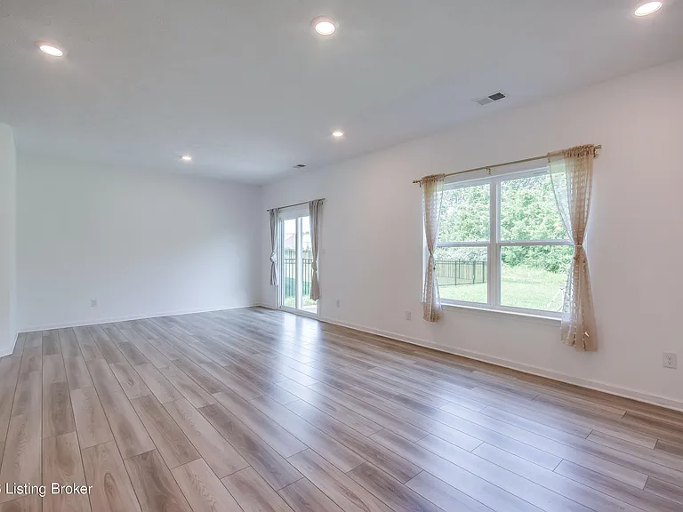 17010 Meander Way — Photo 27