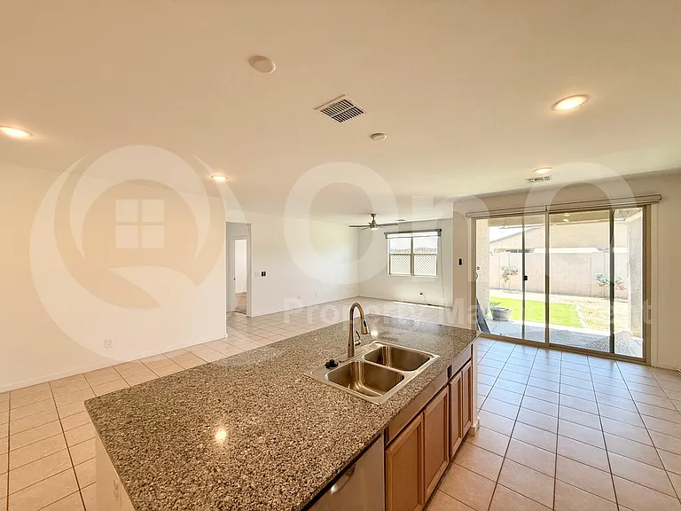 7027 E Gamebird Way — Photo 6