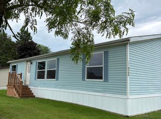 5447 Willow Dr, Croswell, MI 48422