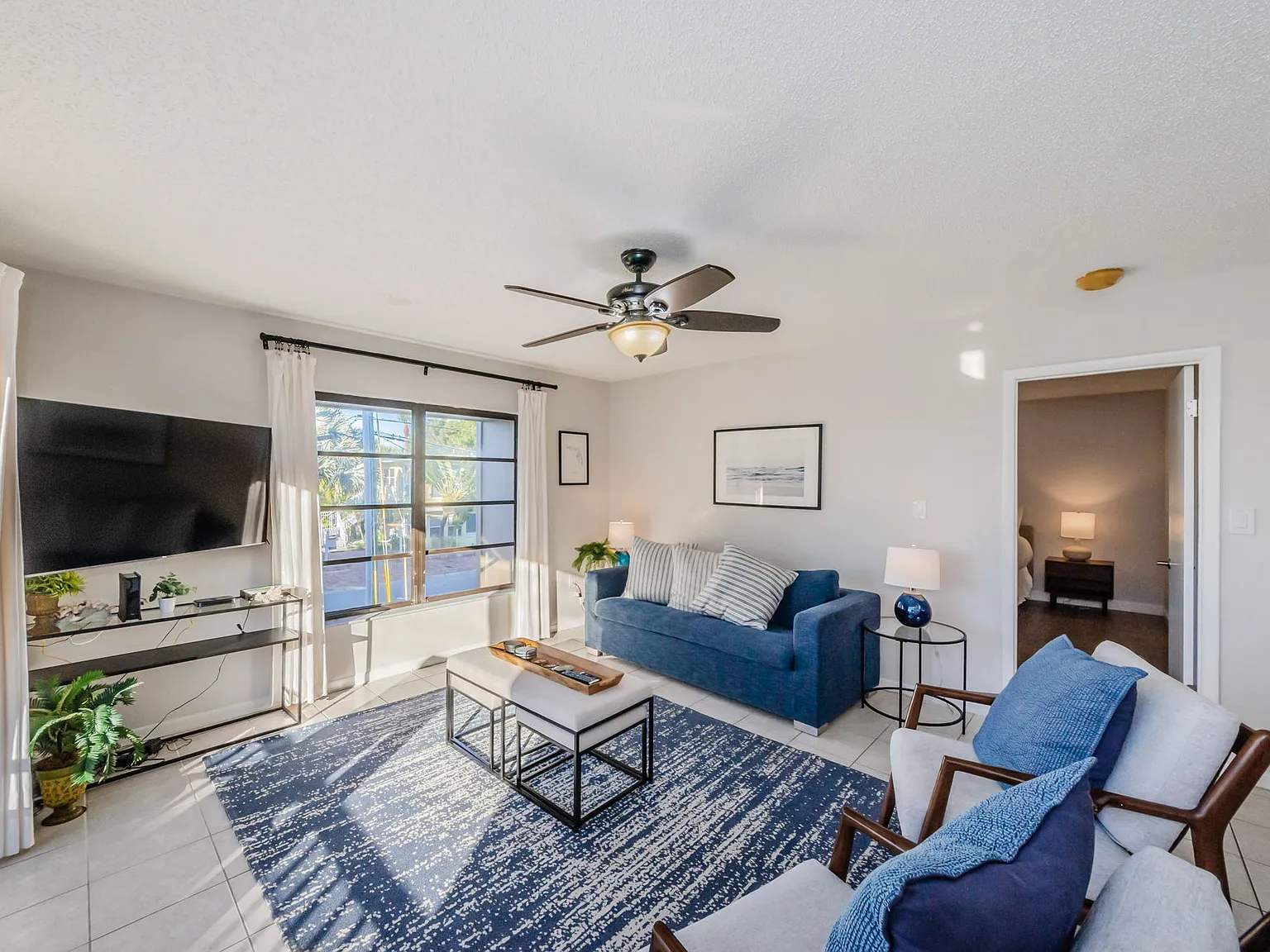 3 bed, 1100 sqft, $6,500 — Photo 3