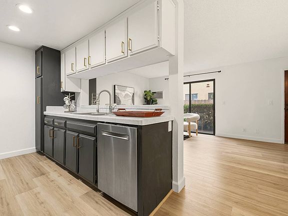 3rd image of 4549 33rd St Unit 2