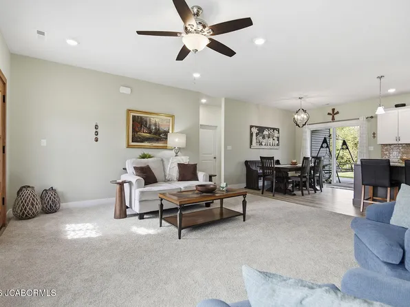 10885 Country Aire Meadows Ct, Holts Summit, MO 65043