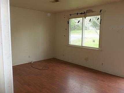 Lv Room