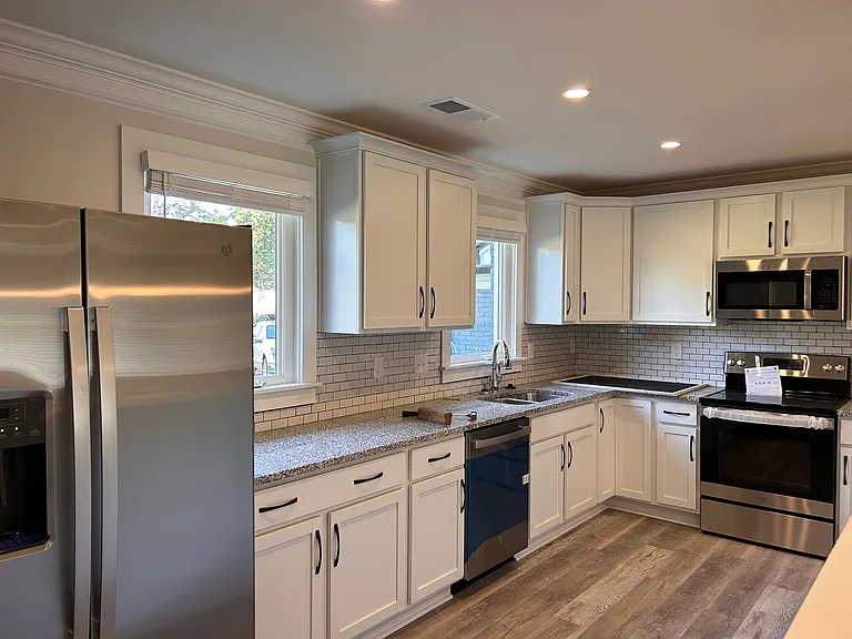 2713 Six Mile Ln — Photo 30