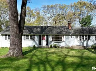 11 Hickory Lane, Farmington, CT 06032