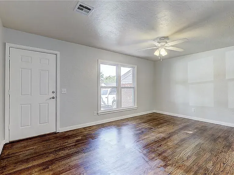 3209 NW 40th St — Photo 5