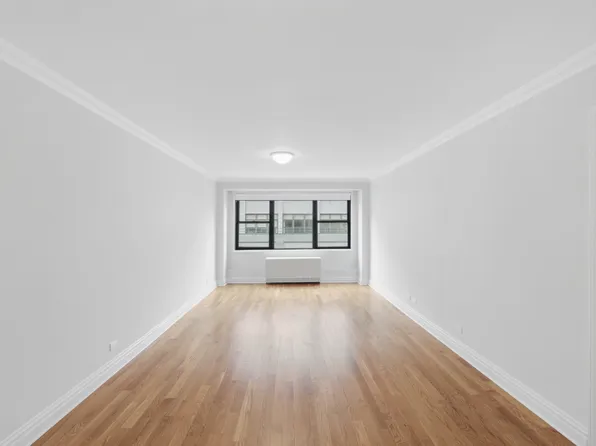 141 East 33rd Street image 2 of 9