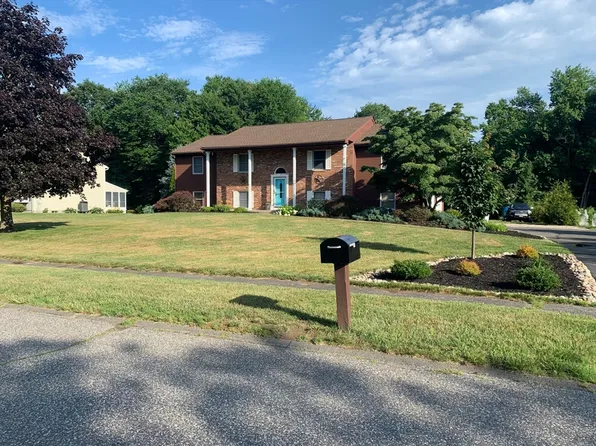 36 Westview Dr, Belchertown, MA 01007