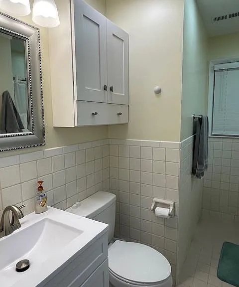 Main full bath