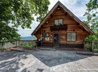 2042 Luzerne Dr, Gatlinburg, TN 37738
