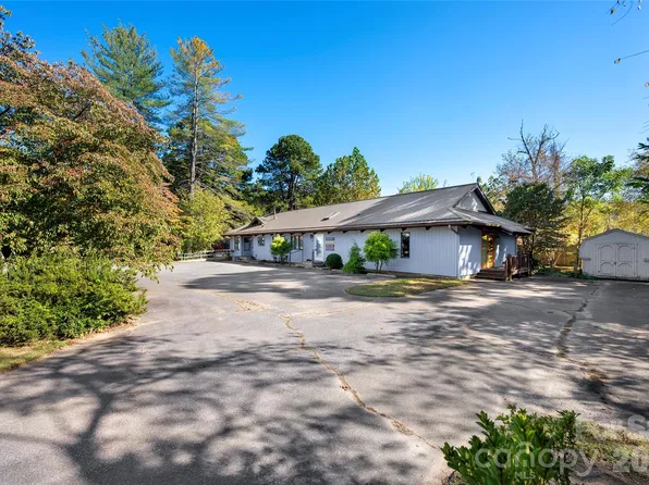 130 Center Ave, Black Mountain, NC 28711