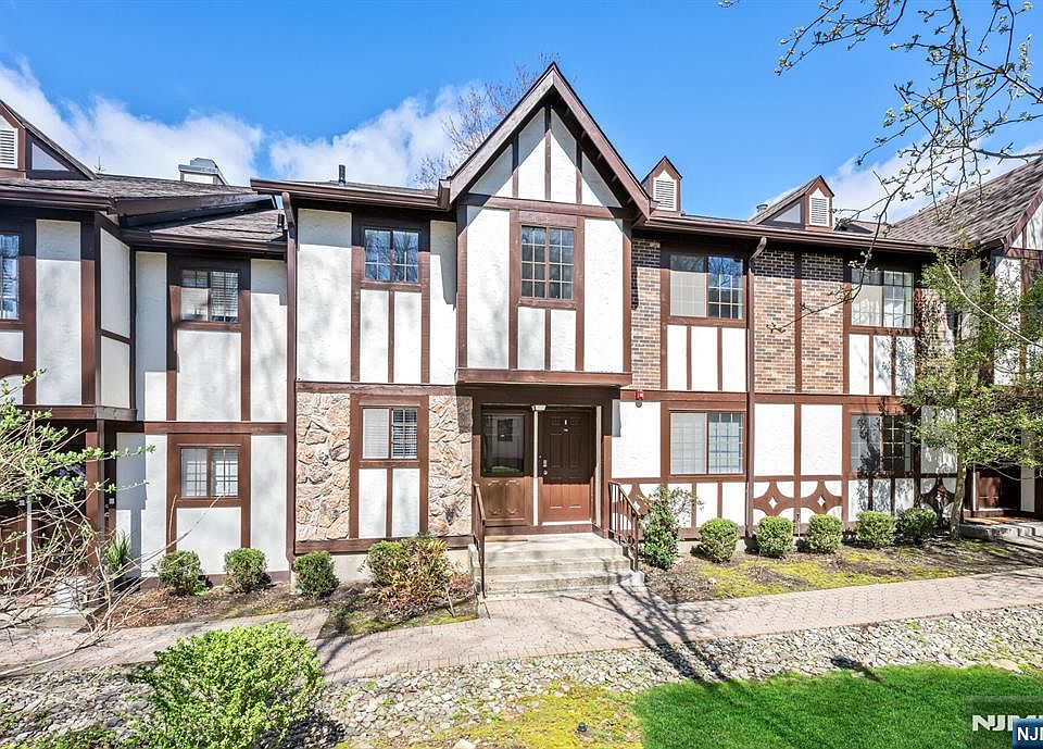 1st image of 707 Thoreau Court