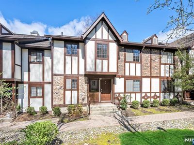 707 Thoreau Ct, Mahwah, NJ, 07430
