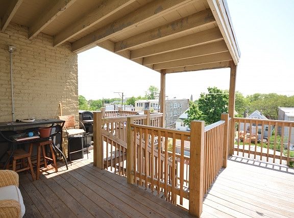 3rd image of 2429 W Foster Ave #3