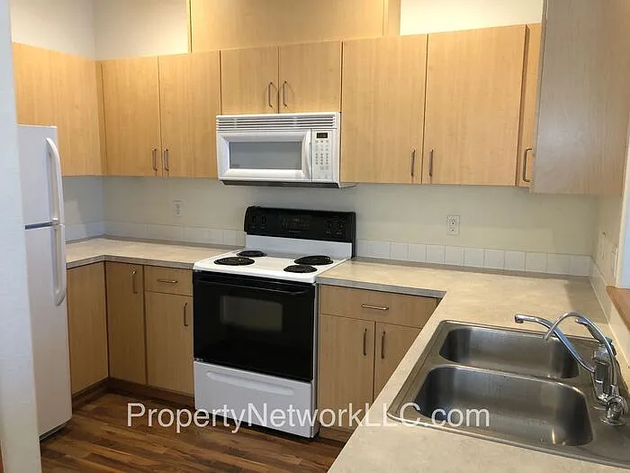 2 bed, 2.5 bath, 1340 sqft, $2,095 — Photo 2