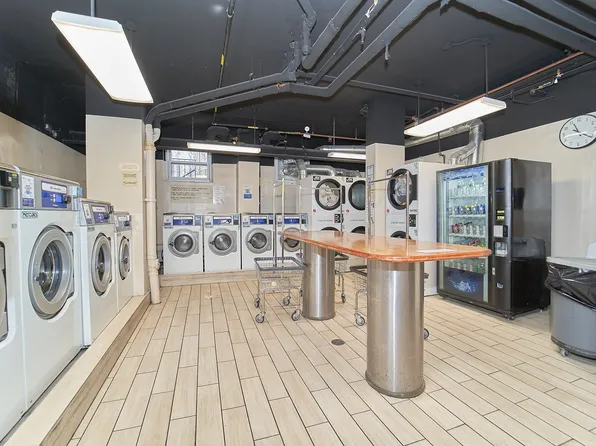 175 Willoughby Street image 6 of 12