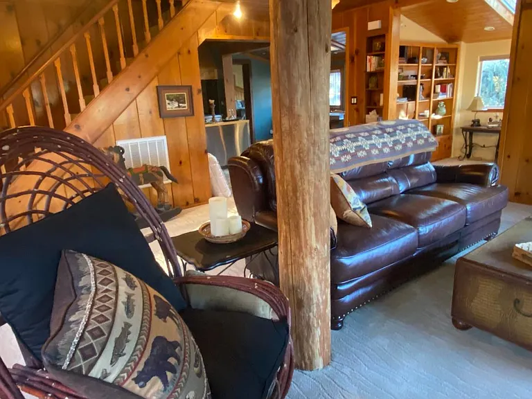2444 Rogue River Hwy — Photo 11