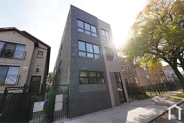 1645 S Homan Ave #2R — Photo 2