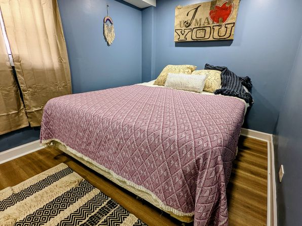 3242 S Hoyne Ave APT C1