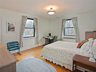 Sold by Avenue Sotheby's International Realty