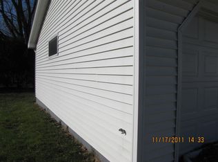 639 N Chestnut St, Monticello, IA 52310