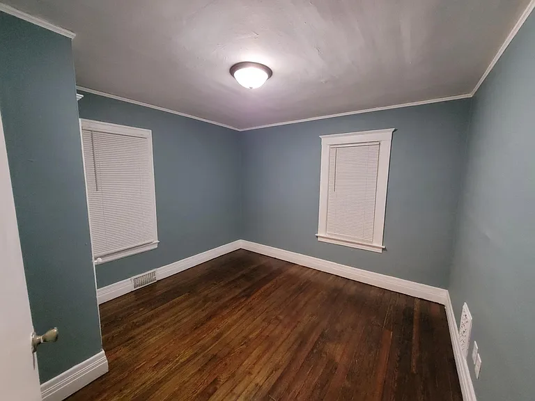 4212 Seneca St — Photo 16