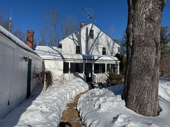 3rd image of 100 Brooks Station Rd