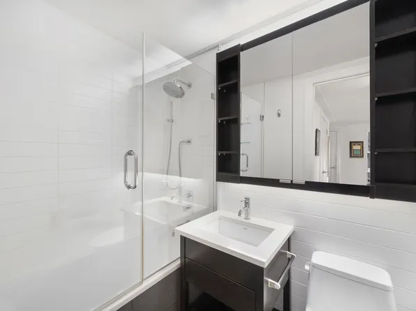 400 Central Park West 17N image 6 of 6