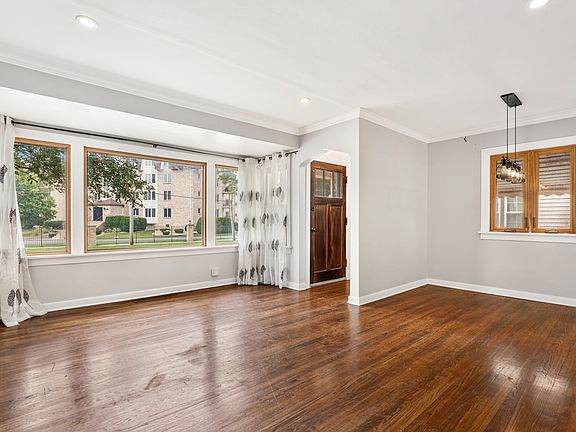 3rd image of 18538 Wentworth Ave