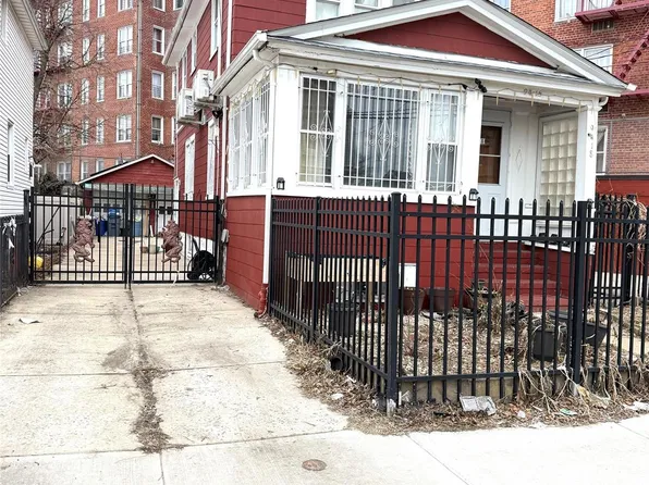9418 225th St, Queens Village, NY 11428
