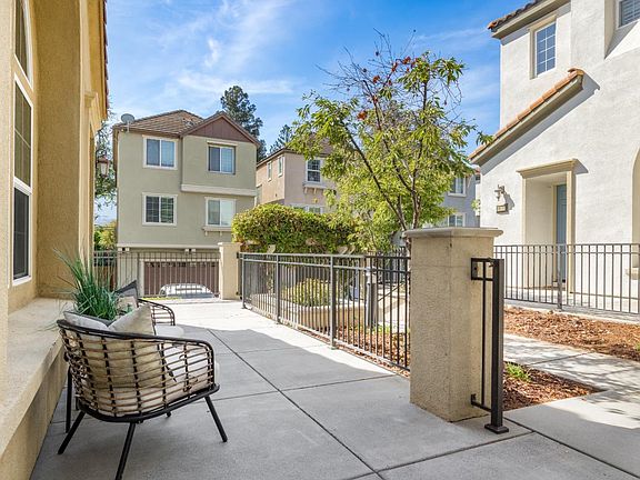 3rd image of 4674 Torrey Pines Cir