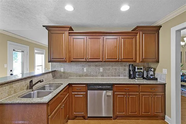 12 Lillie Cv — Photo 8