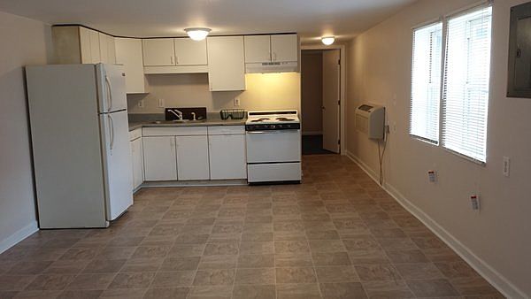2nd image of 417 Carolina Beach Ave N APT B