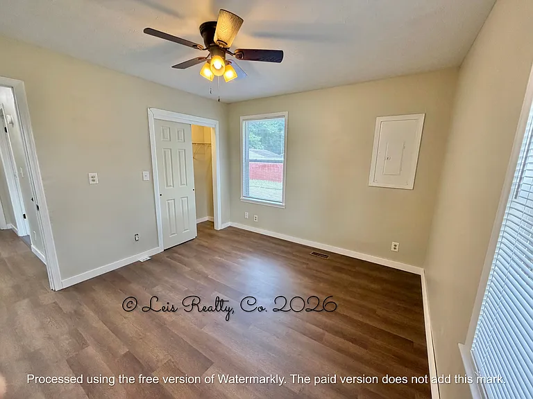 904 Race Dr — Photo 6